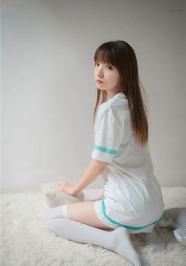 掀裙子戒尺打裸臀屁股_DVD国语在线观看