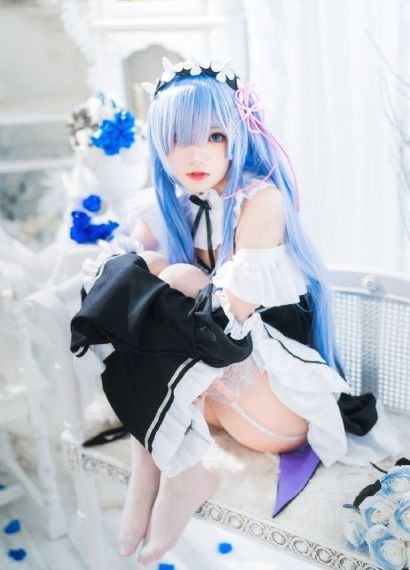 亚洲精品卡一卡二卡三国色天香_DVD动漫免费观看